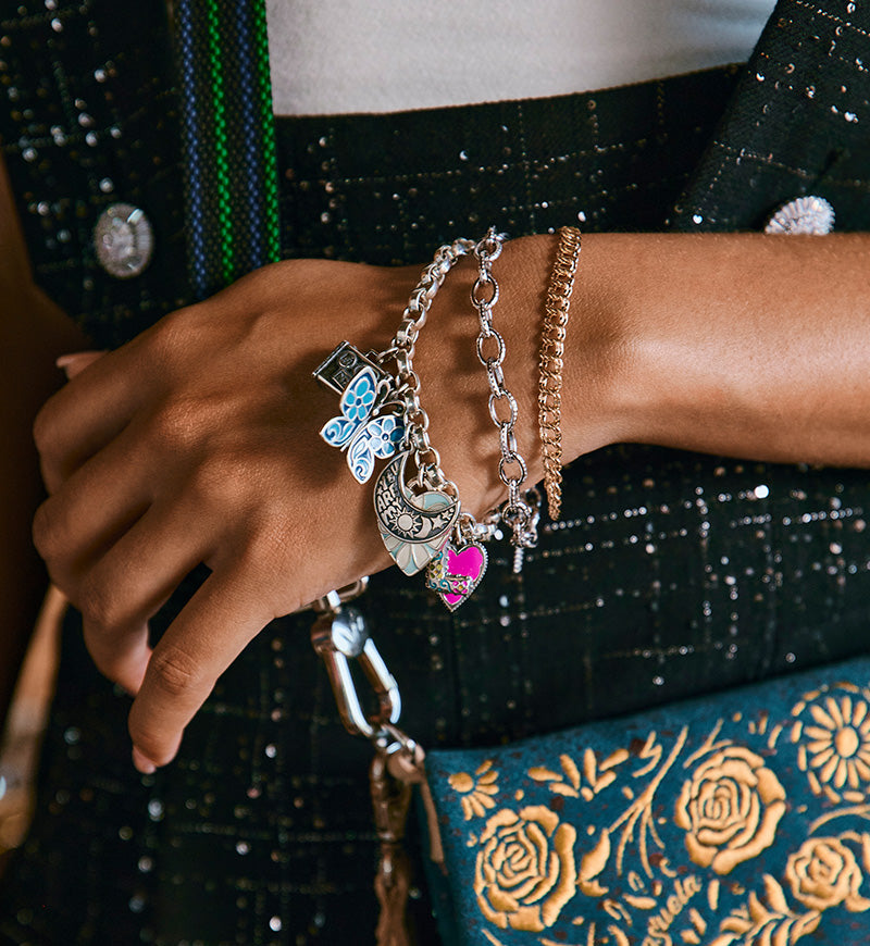 Textured Oval Charm Bracelet - Image 4